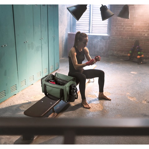 FARO. Korkean tiheyden 600D kierrätetystä polyesteristä valmistettu urheilukassi - Image 3